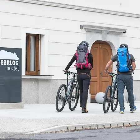 Bearlog Хостел